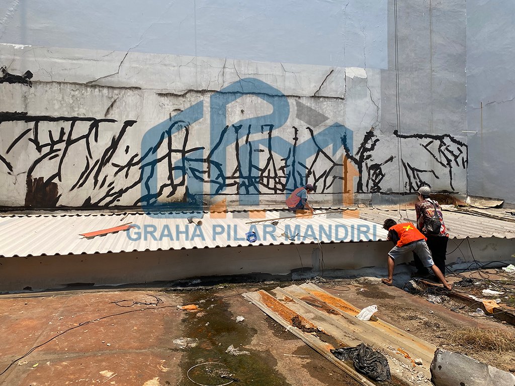 Pekerjaan Perbaikan Atap Bangunan.