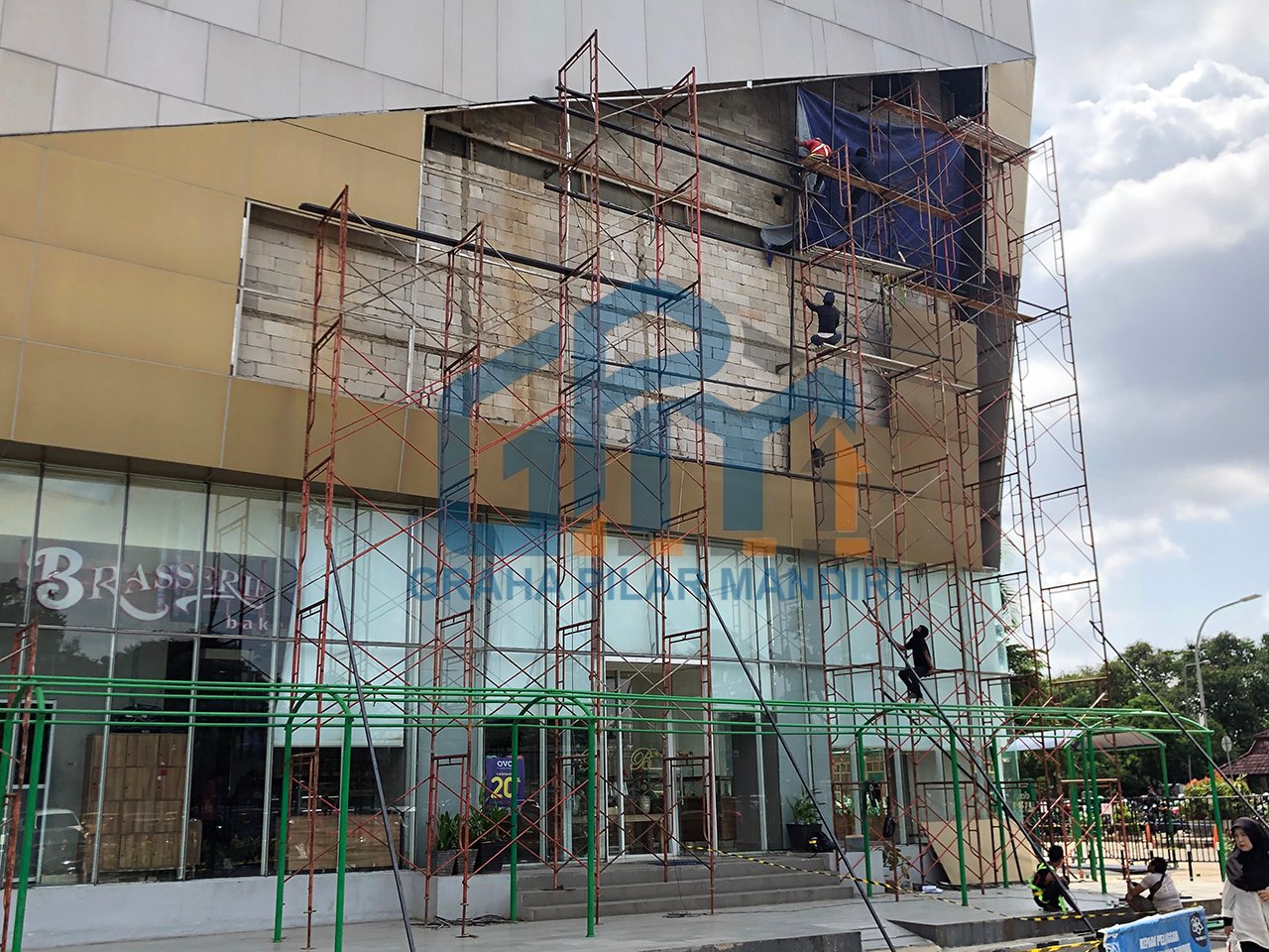 Pekerjaan Perbaikan ACP Facade Gedung.